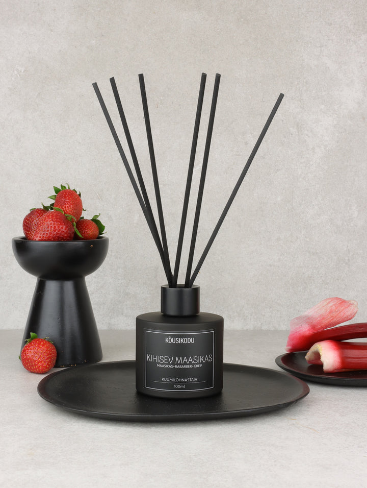 Reed Diffuser Sparkling Strawberry matte black 100ml