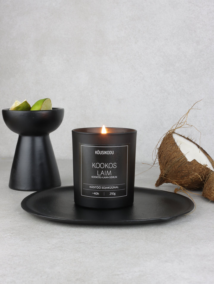 Soy Wax Candle Coconut Lime matte black 210g