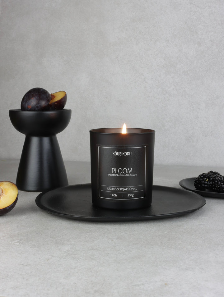 Soy Wax Candle Plum matte black 210g